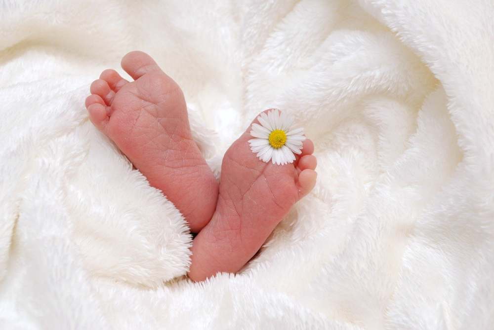 piedini del neonato